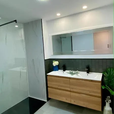 Apartment Ikram Front Beach Bermuda Beach Estepona